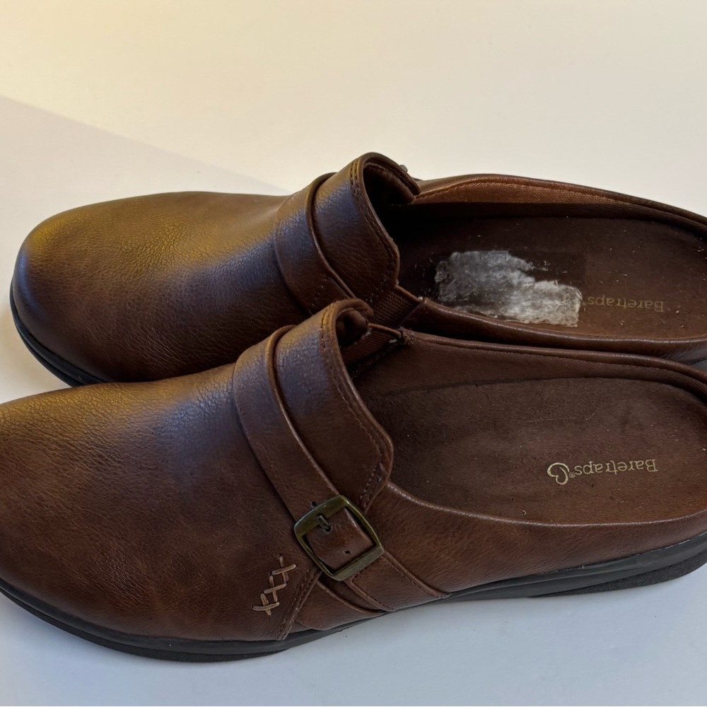 Baretraps Dawn Clogs Brown Comfort Mule Slip On Buckle Women’s size 9NEW - Picture 4 of 6